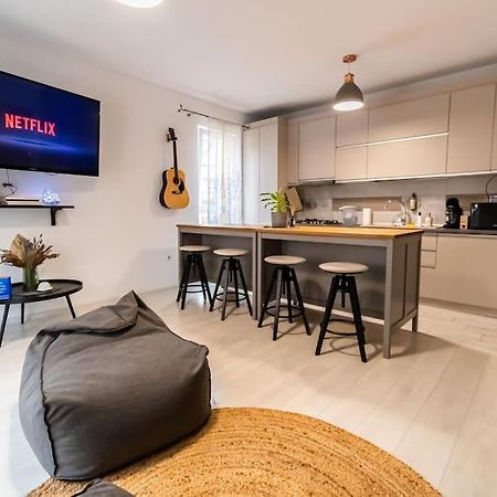 Arte - 2 Bedroom Apartment Near Coresi Mall With Free Parking ブラショフ エクステリア 写真